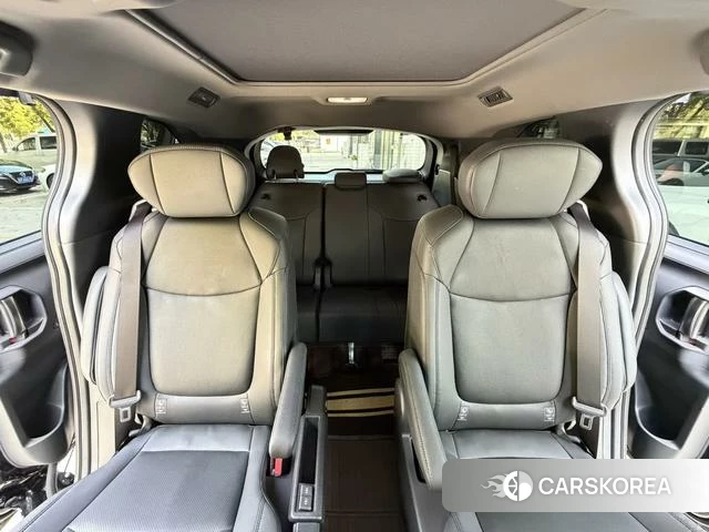 Toyota Granvia 2023 Черный из Китая, фото 3