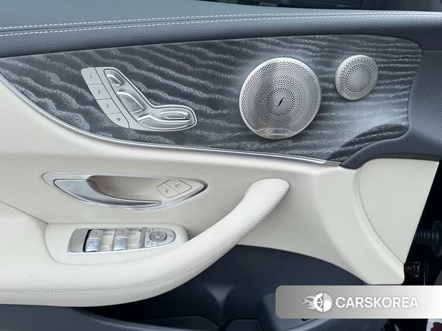 Mercedes-Benz E-Class 2021 Коричневый из Китая, фото 3