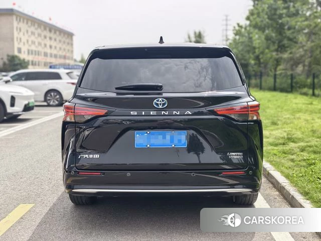 Toyota Sienna 2023 Черный из Китая, фото 3