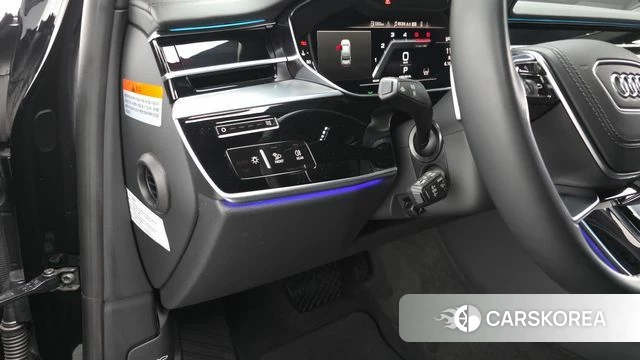 Audi A8 (D5) 2023 Черный из Кореи, фото 3