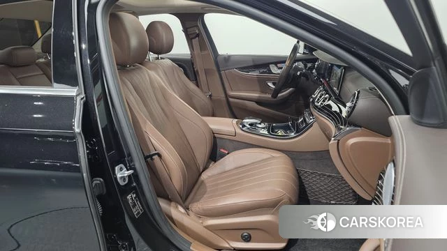 Mercedes-Benz E-Class W213 2019 Черный из Кореи, фото 3