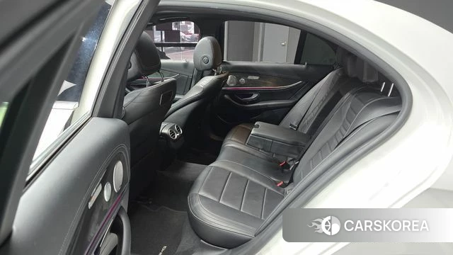 Mercedes-Benz E-Class W213 2019 Белый из Кореи, фото 3
