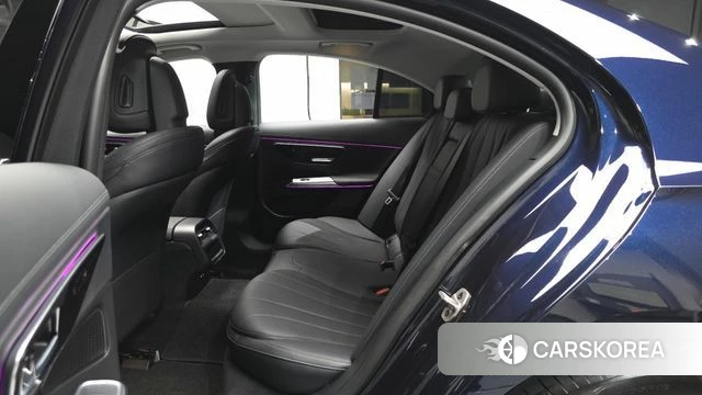 Mercedes-Benz E-Class W214 2024 Синий из Кореи, фото 3