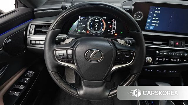 Lexus ES300h 7th generation 2023 Черный из Кореи, фото 3