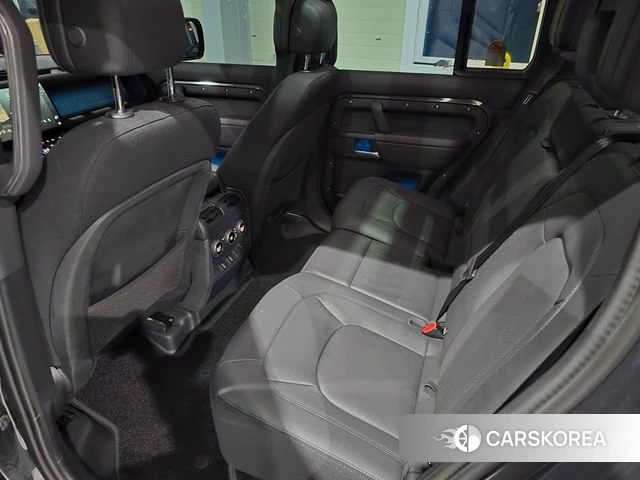 Land Rover Defender (L663) 2026 Серебристо-серый из Кореи, фото 3