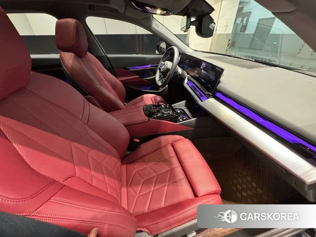 BMW 5 series 2024 Черный из Китая, фото 3