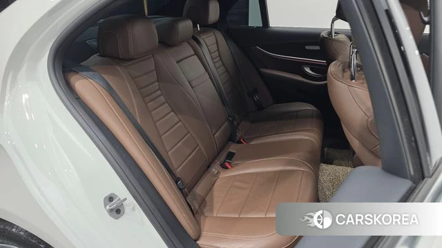Mercedes-Benz E-Class W213 2021 Белый из Кореи, фото 3