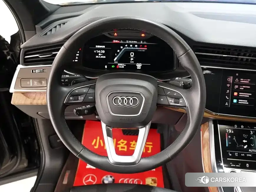 Audi Q7 2022 Черный из Китая, фото 3