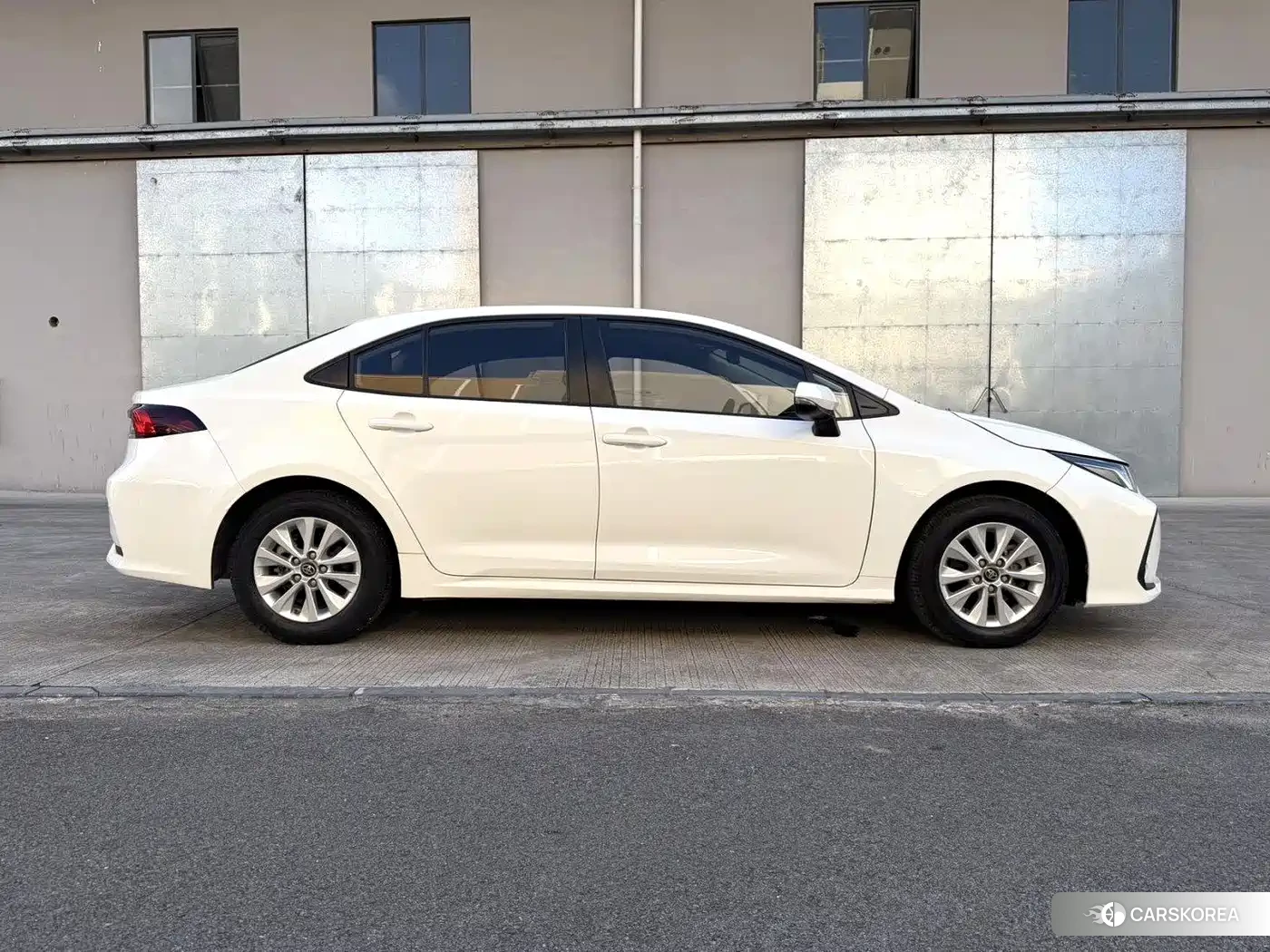 Toyota Corolla 2024 Белый из Китая, фото 3