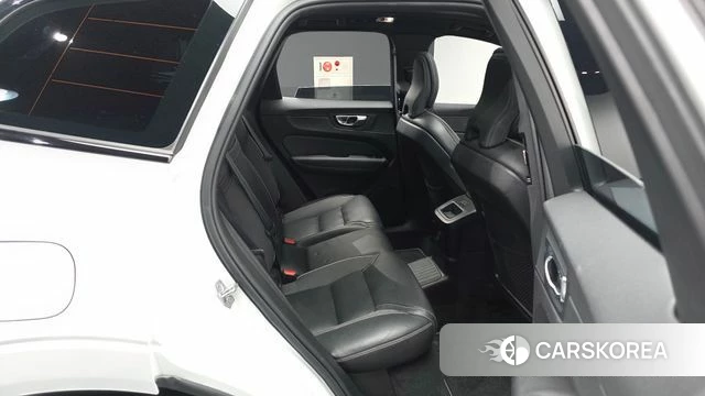 Volvo XC60 second Generation 2020 Белый из Кореи, фото 3