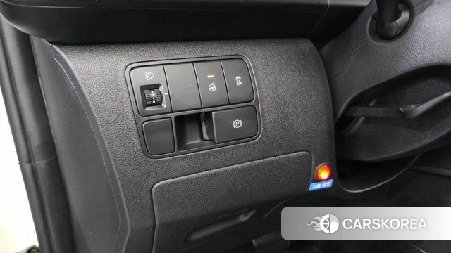 Hyundai Staria 2022 Белый из Кореи, фото 3