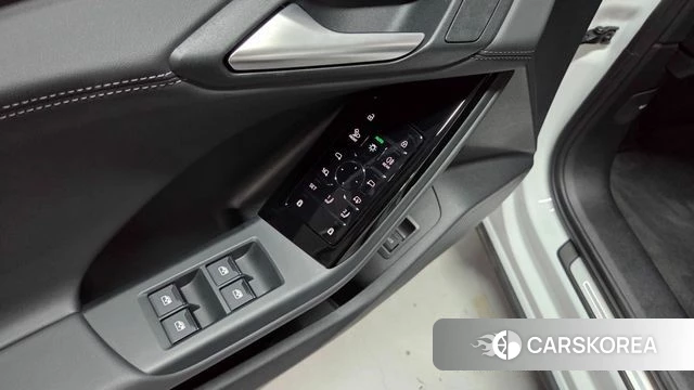 Audi Q6 e-Tron (GF) 2025 Белый из Кореи, фото 3