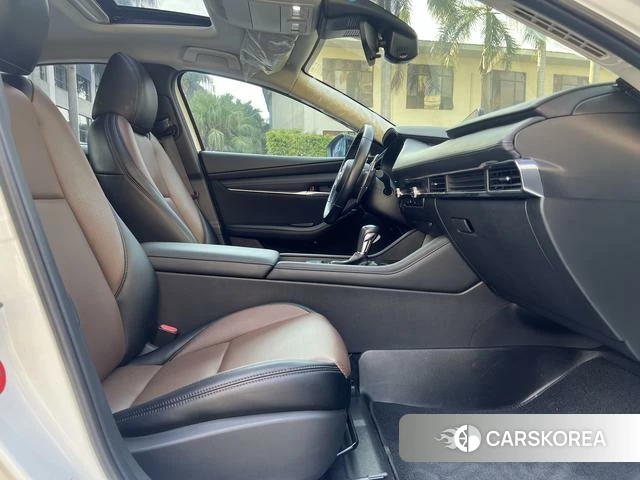 Mazda 3 2021 Белый из Китая, фото 3
