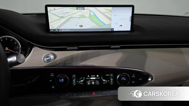 Genesis GV70 2023 Белый из Кореи, фото 3