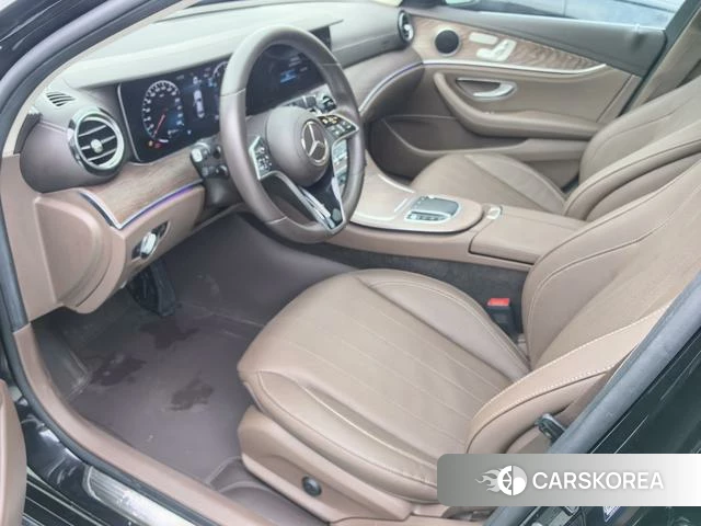 Mercedes-Benz E-Class 2023 Черный из Китая, фото 3