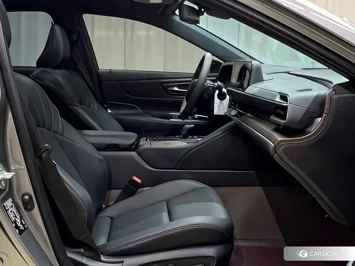Skoda Crown 2026 Silver/gray из Китая, фото 3