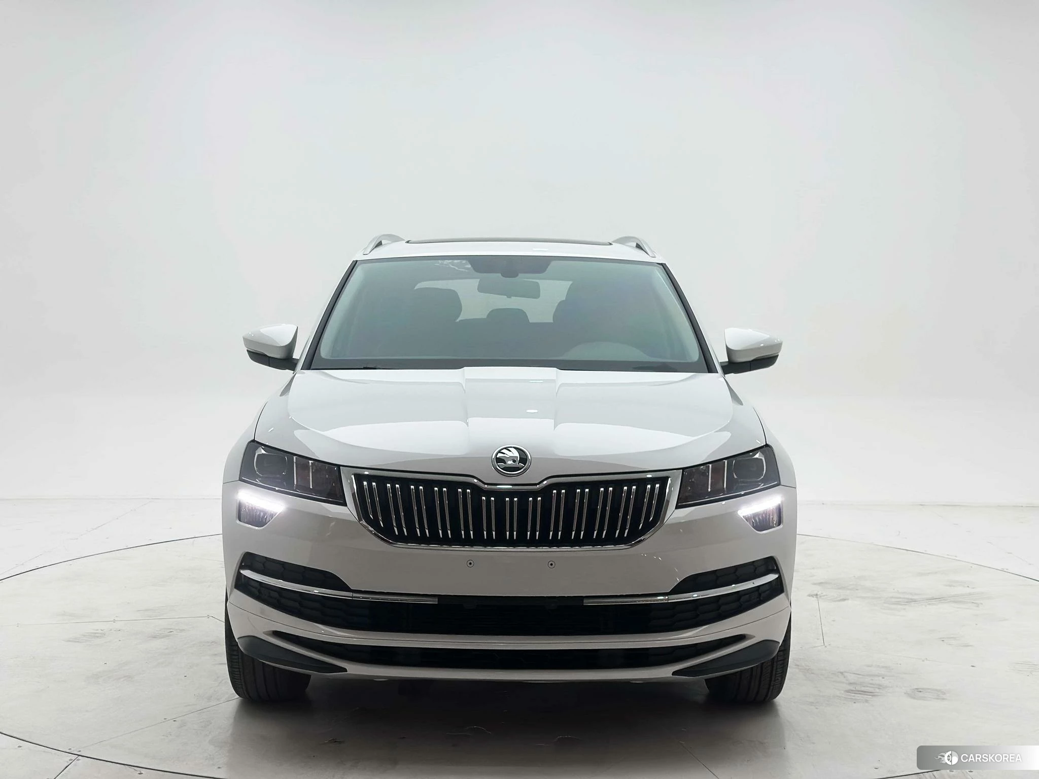 Skoda Karoq 2023 Белый из Китая, фото 3