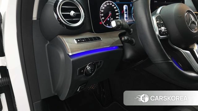 Mercedes-Benz E-Class W213 2019 Белый из Кореи, фото 3