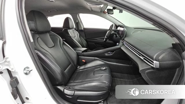 Hyundai The New Avante (CN7) 2023 Белый из Кореи, фото 3