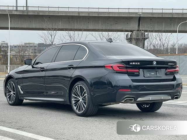 BMW 5 series 2021 Черный из Китая, фото 3