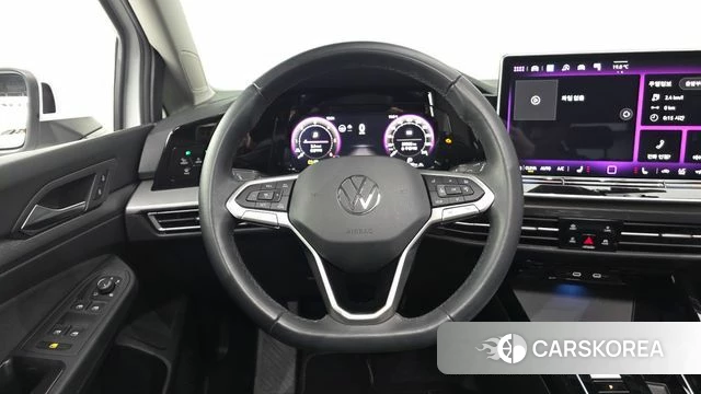 Volkswagen Golf 8th Generation 2025 Белый из Кореи, фото 3