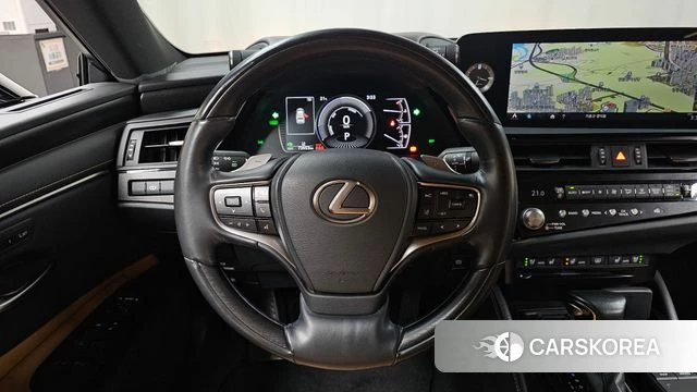 Lexus ES300h 7th generation 2022 Серый из Кореи, фото 3