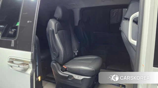 Hyundai Staria 2024 Белый из Кореи, фото 3