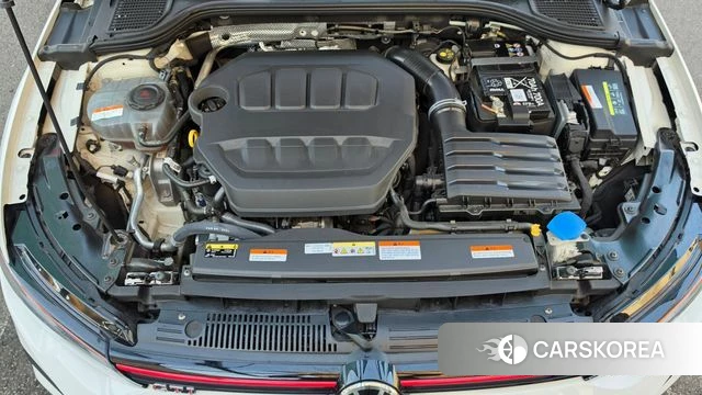 Volkswagen Golf 8th Generation 2024 Белый из Кореи, фото 3