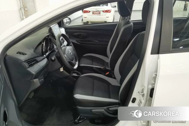 Toyota Yaris L 2021 Белый из Китая, фото 3