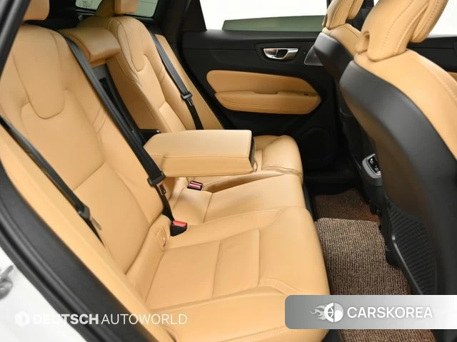 Volvo XC60 second Generation 2024 Белый из Кореи, фото 3