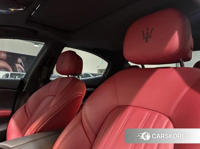 Maserati Ghibli 2023 Серый из Кореи, фото 3