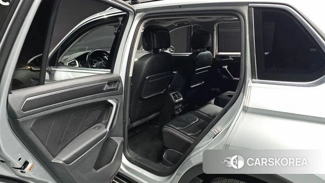 Volkswagen Tiguan second Generation 2018 Серебряный из Кореи, фото 3