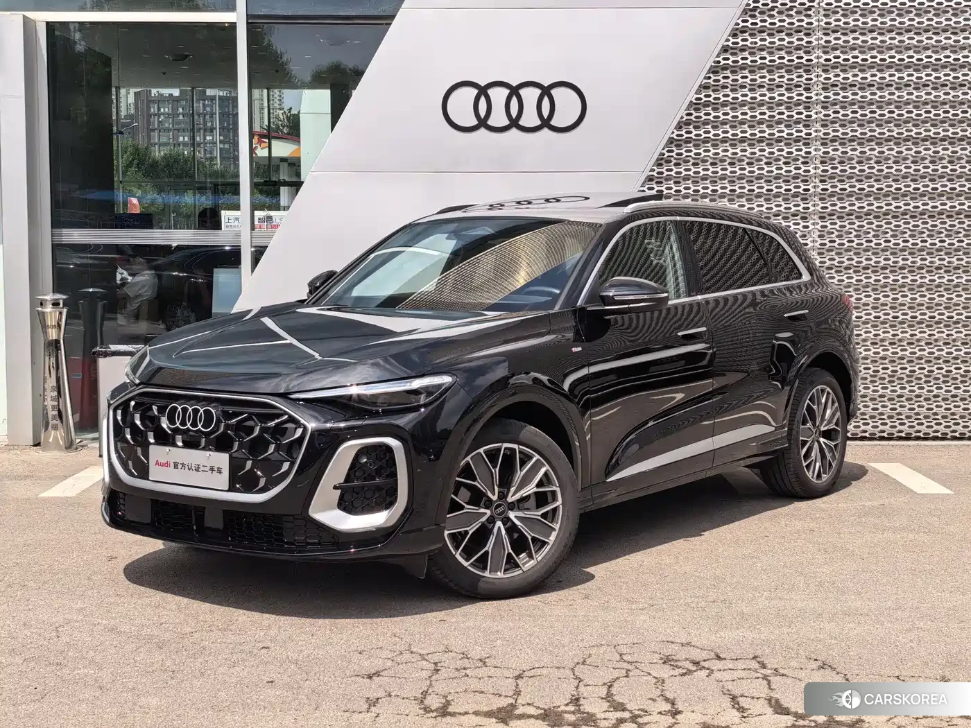 Audi Q5L 2025 Черный из Китая, фото 3