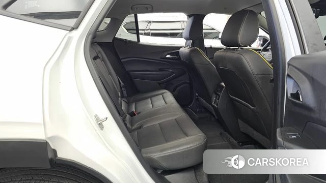 Chevrolet (GM Daewoo) Trax Crossover 2023 Белый из Кореи, фото 3