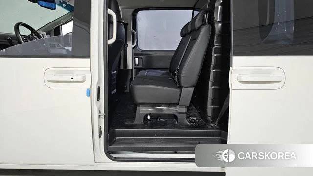 Hyundai Staria 2023 Белый из Кореи, фото 3