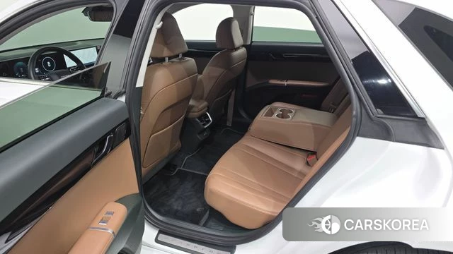 Hyundai Grandeur Hybrid (GN7) 2023 Белый из Кореи, фото 3