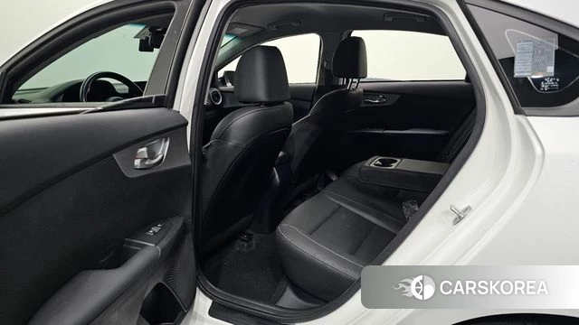 Kia The New K3 2nd generation 2021 Белый из Кореи, фото 3