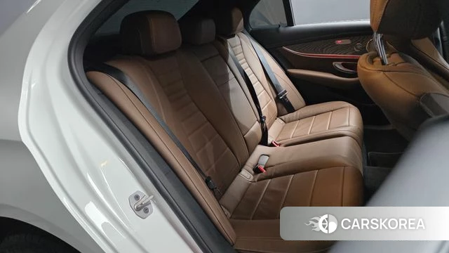 Mercedes-Benz E-Class W213 2023 Белый из Кореи, фото 3
