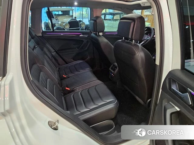 Volkswagen Tiguan second Generation 2022 Белый из Кореи, фото 3