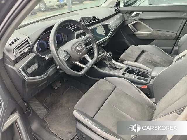 Audi Q3 2021 Темно-серый из Китая, фото 3
