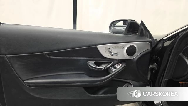 Mercedes-Benz C-Class W205 2019 Черный из Кореи, фото 3