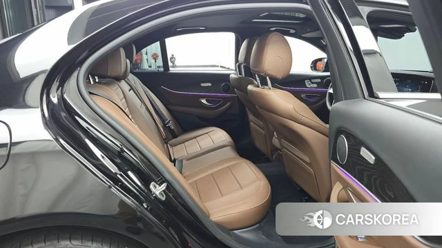 Mercedes-Benz E-Class W213 2023 Черный из Кореи, фото 3