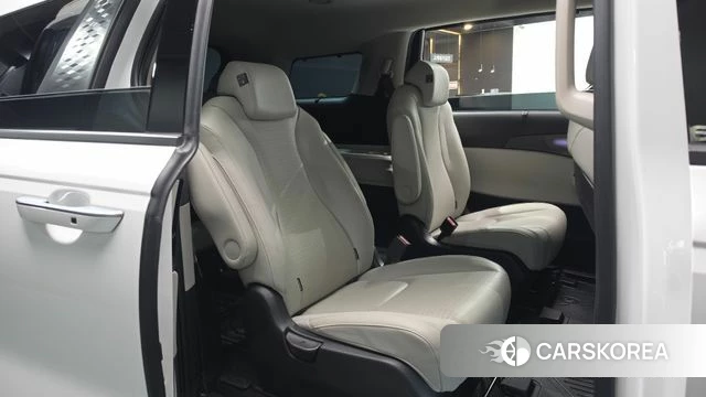 Kia Carnival 4th generation 2023 Белый из Кореи, фото 3