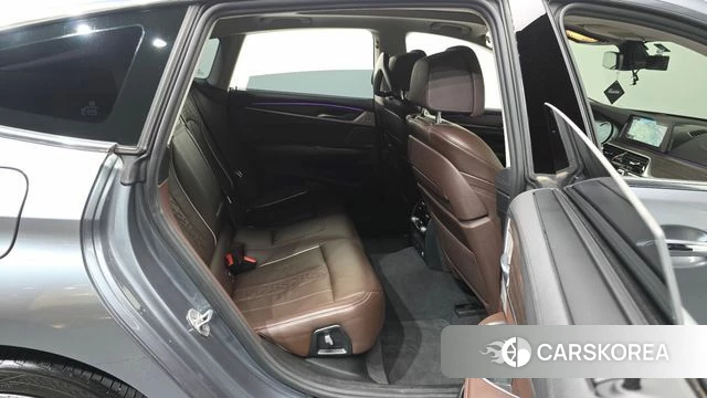 BMW 6 Series GT (G32) 2018 Серебристо-серый из Кореи, фото 3