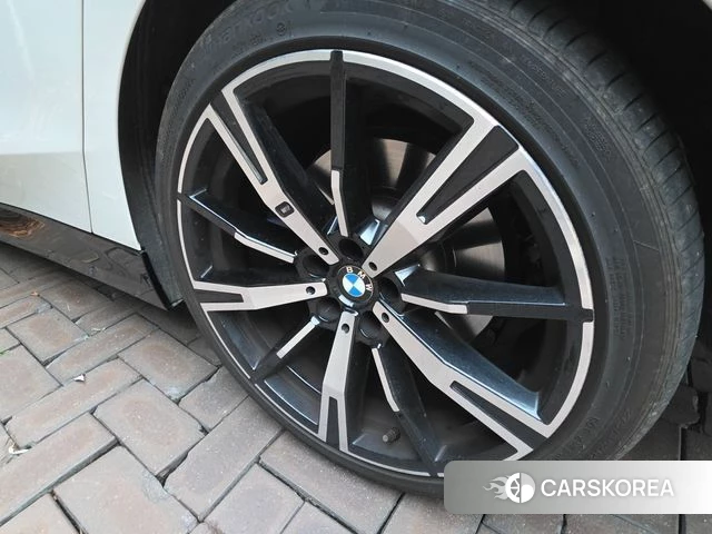 BMW 5 Series (G60) 2024 Белый из Кореи, фото 3