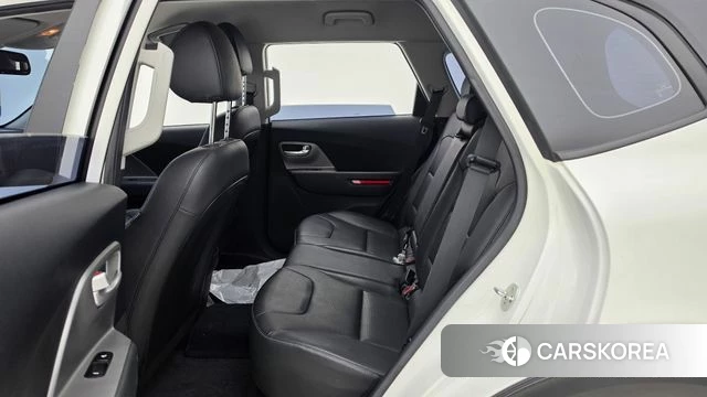 Kia Niro Plus 2023 Белый из Кореи, фото 3
