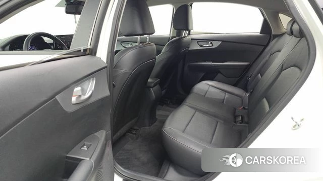 Kia The New K3 2nd generation 2022 Белый из Кореи, фото 3