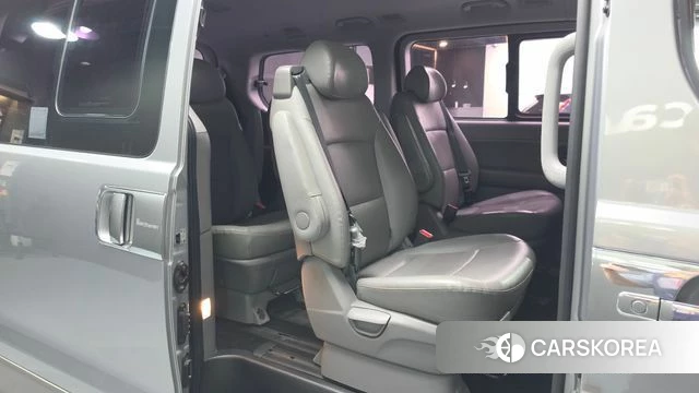 Hyundai The New Grand Starex 2018 Серебристо-серый из Кореи, фото 3