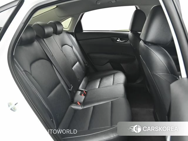 Kia The New K3 2nd generation 2022 Белый из Кореи, фото 3