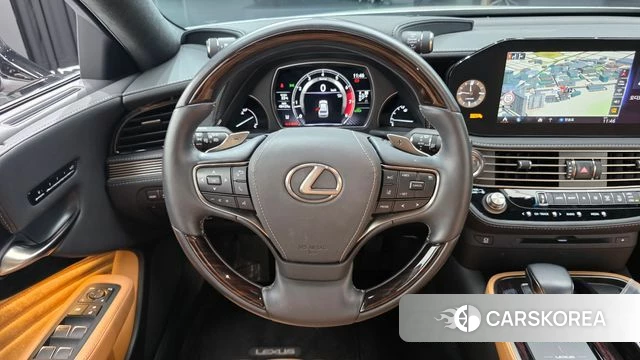 Lexus LS500 5th generation 2022 Белый из Кореи, фото 3